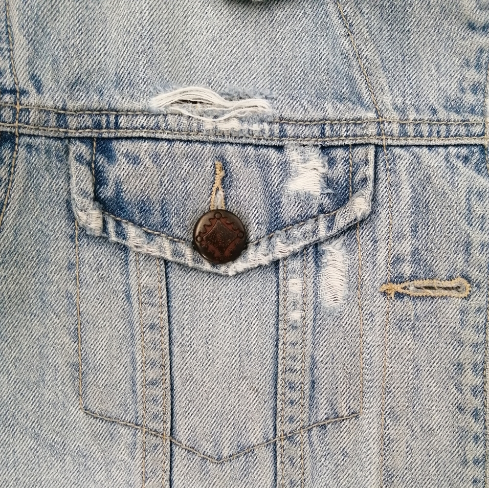 Cropped Denim Jacket - Picture 3 of 5